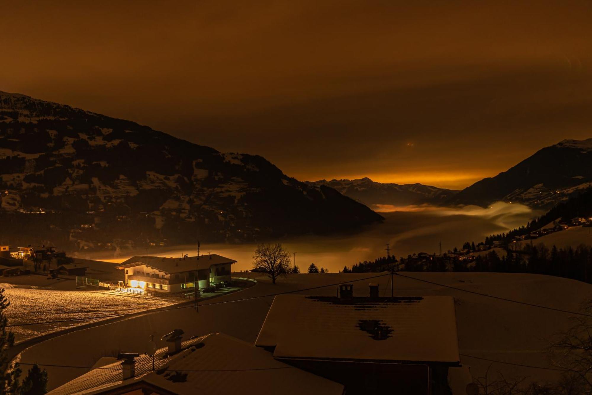 Ferienwohnung Ausblick Zillertal 하이젠베르크 외부 사진