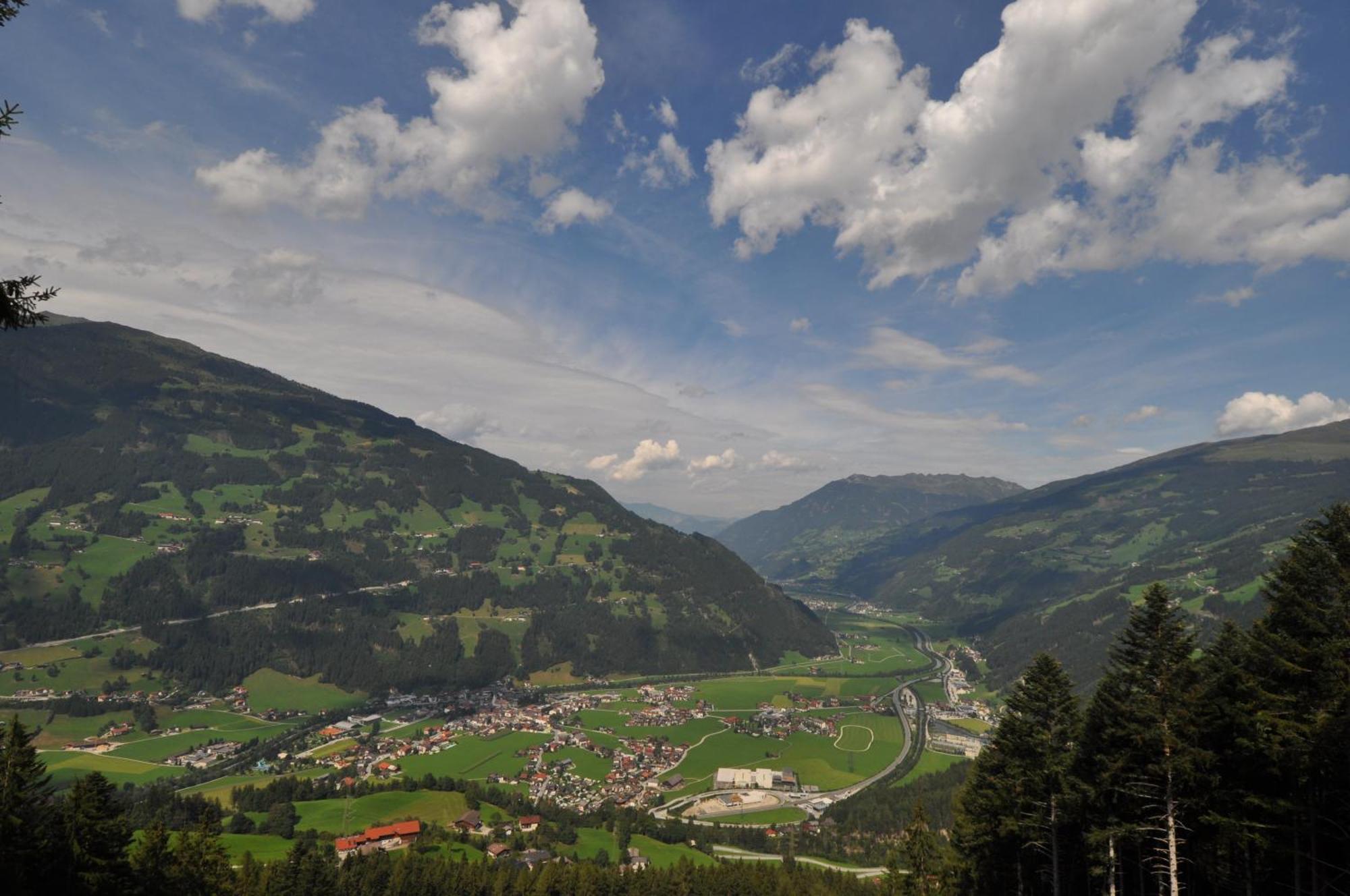 Ferienwohnung Ausblick Zillertal 하이젠베르크 외부 사진