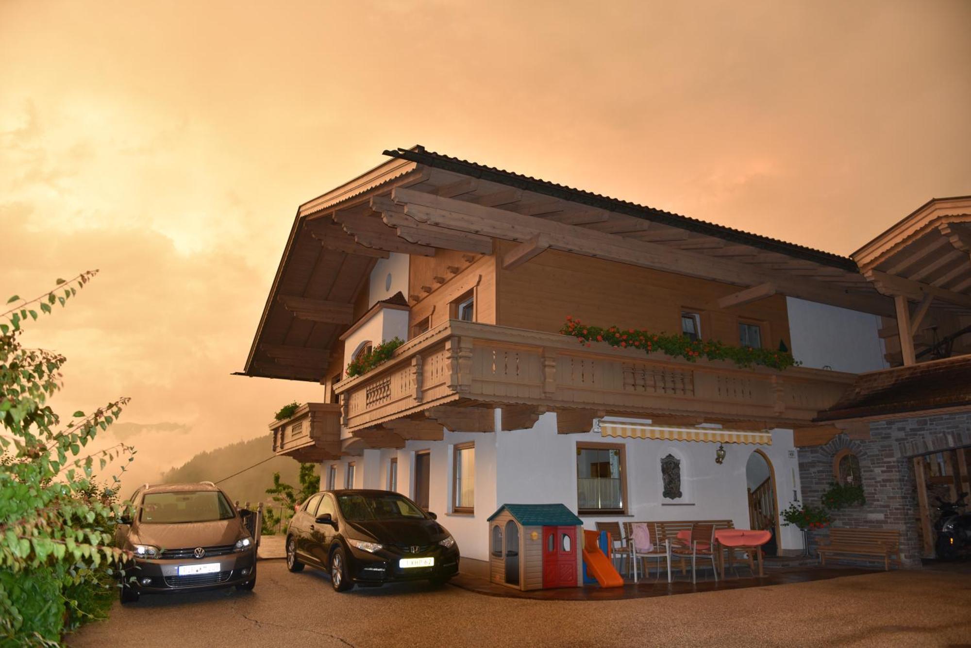 Ferienwohnung Ausblick Zillertal 하이젠베르크 외부 사진