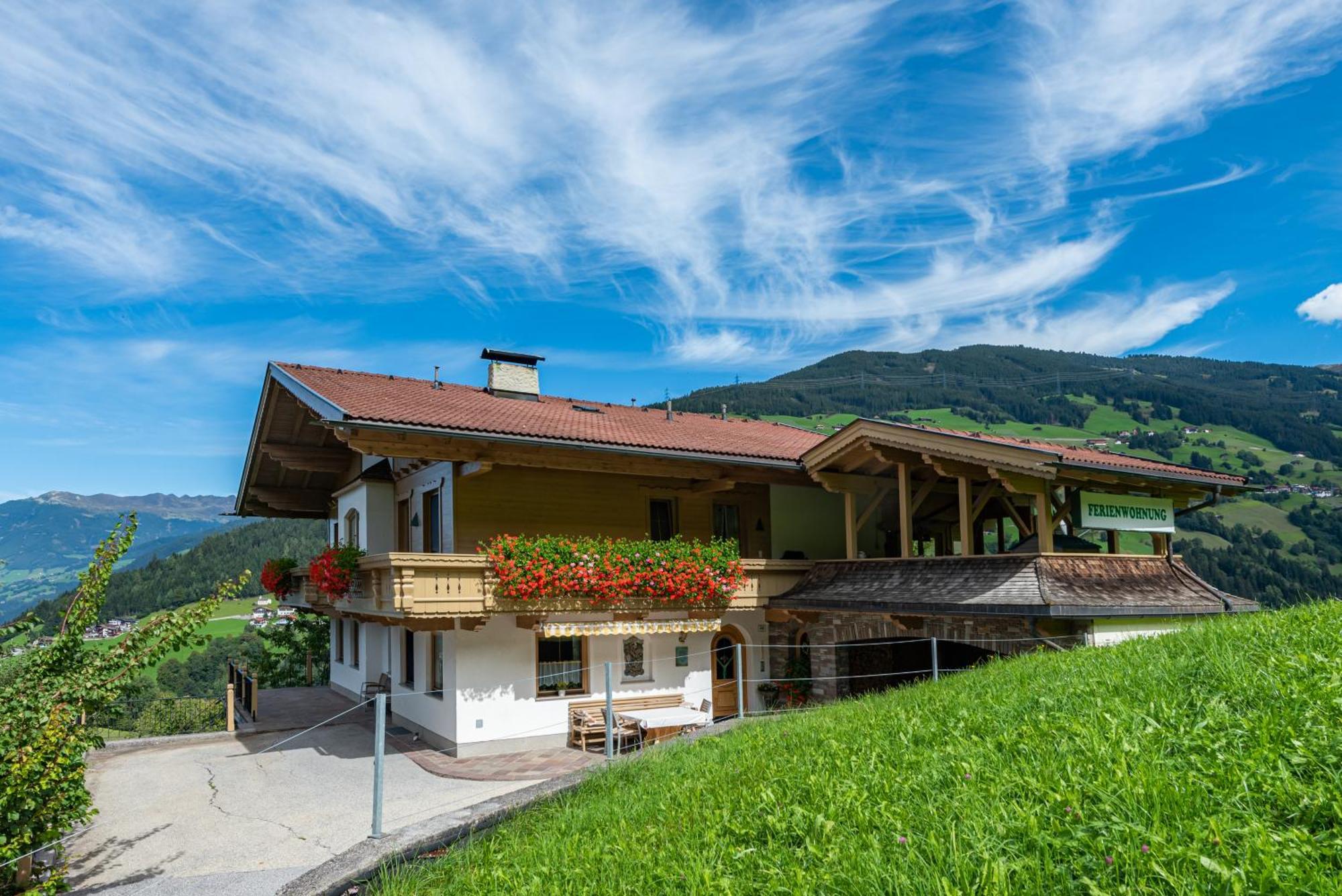 Ferienwohnung Ausblick Zillertal 하이젠베르크 외부 사진
